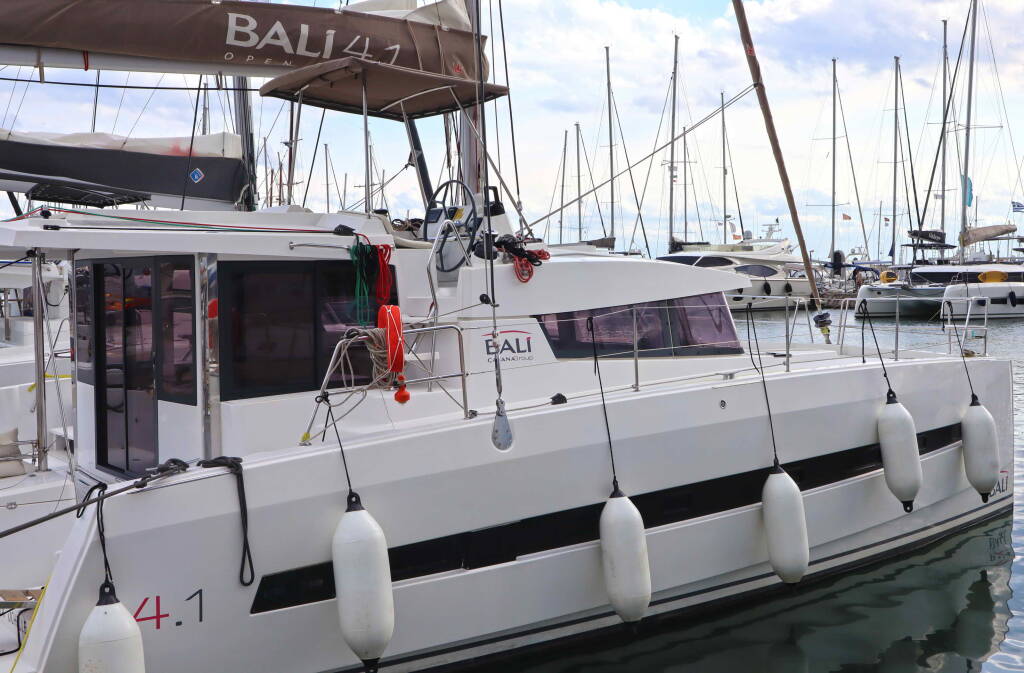 Katamaran Bali 4.1 CLASS