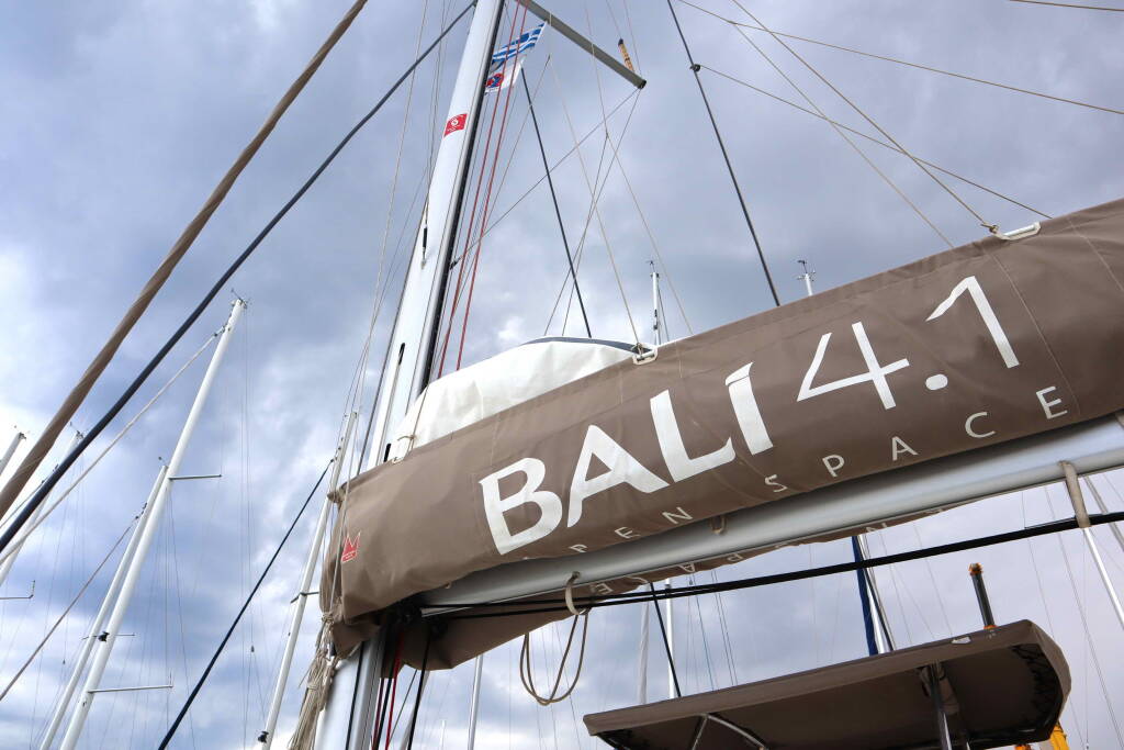 Katamaran Bali 4.1 CLASS