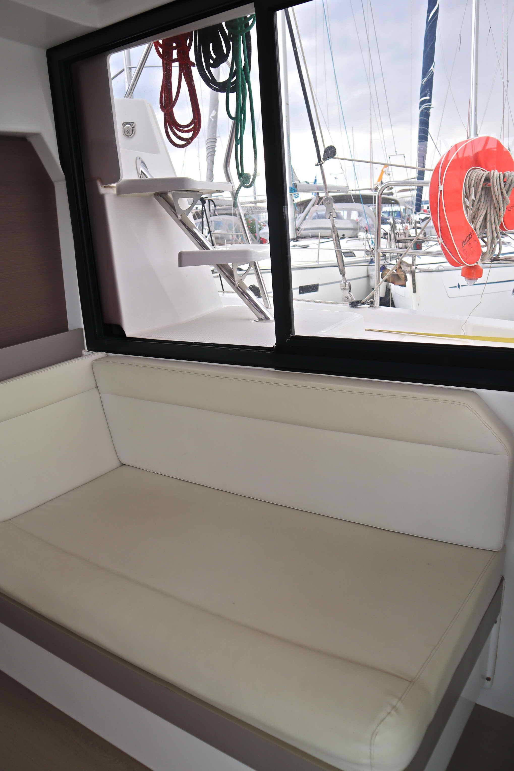 Katamaran Bali 4.1 ECONOMY