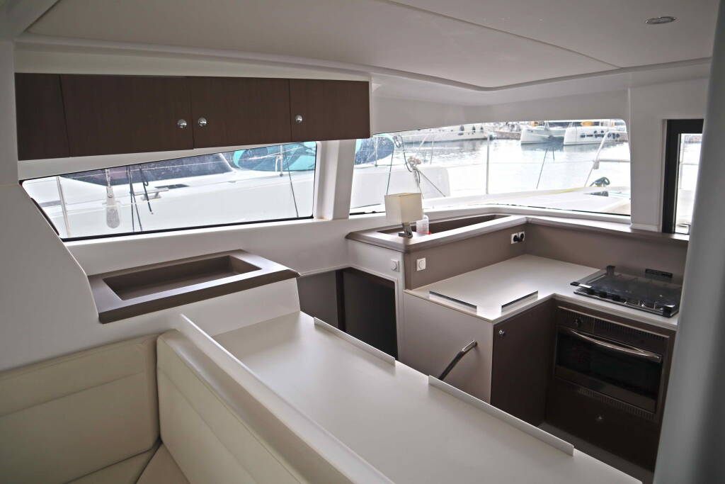 Katamaran Bali 4.1 ECONOMY