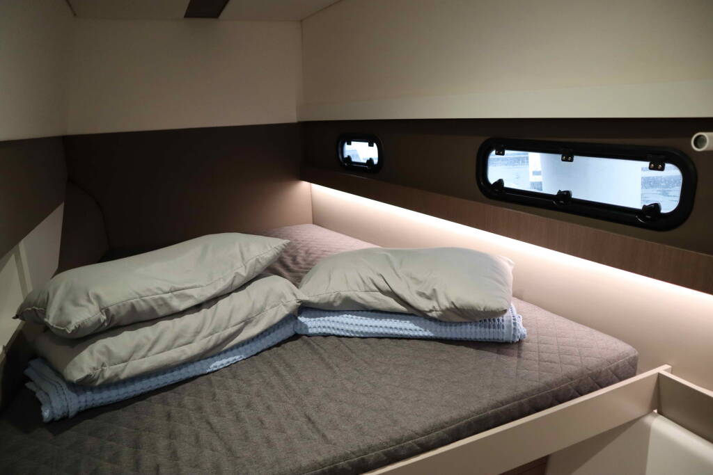 Katamaran Bali 4.1 ECONOMY