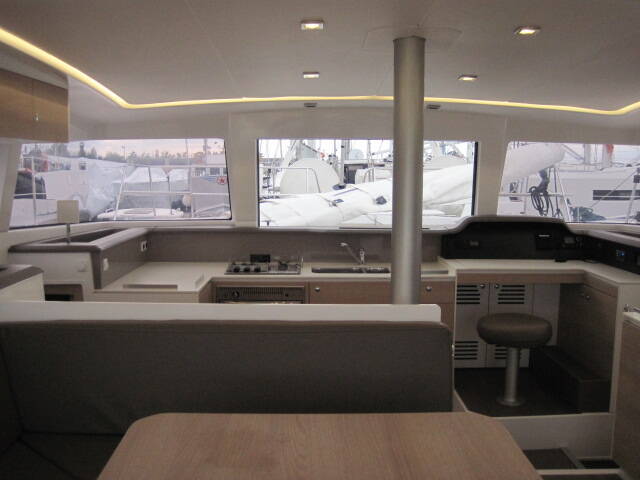 Katamaran Bali 4.1 ECONOMY