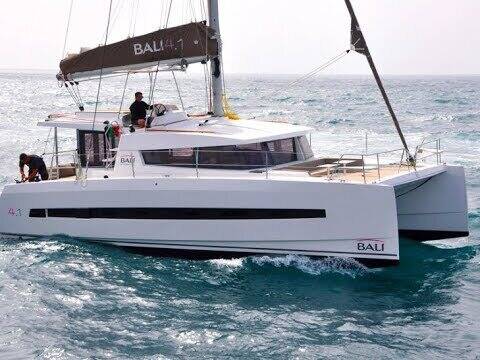 Katamaran Bali 4.1 Efi