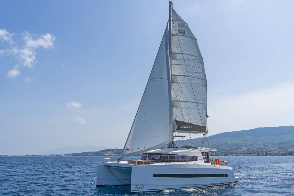 Bali 4.1 Anemoskala Corfu, Gouvia Marina