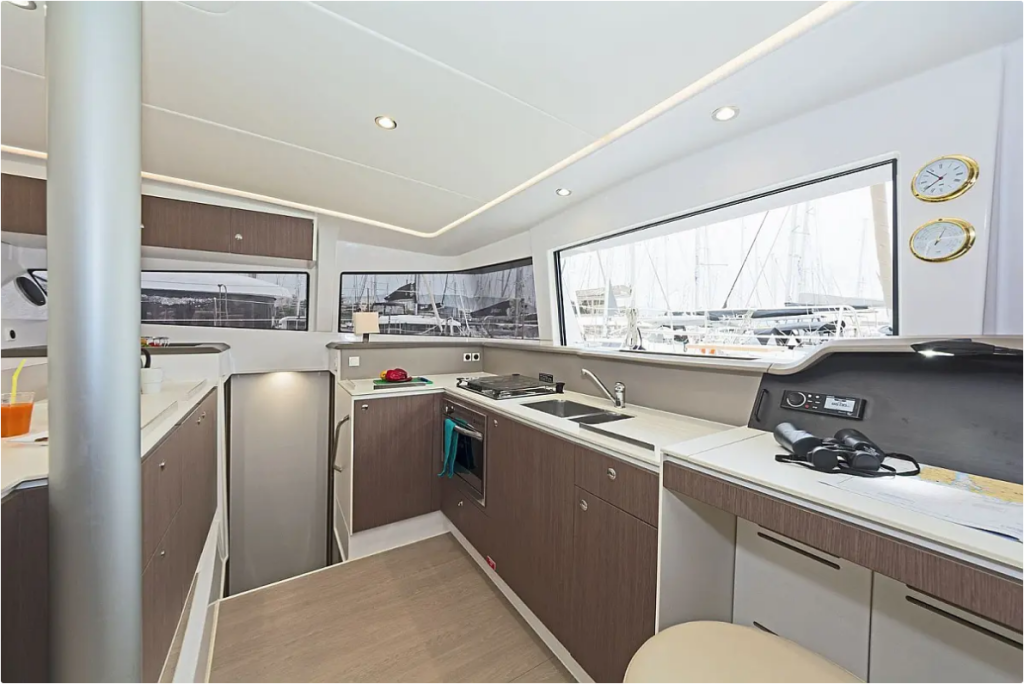 Catamaran Bali 4.1 Golden Waters