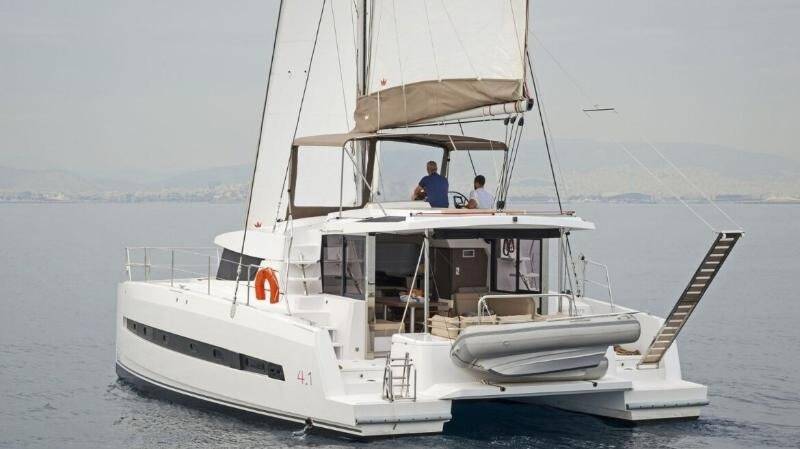 Katamaran Bali 4.1 Golden Waters