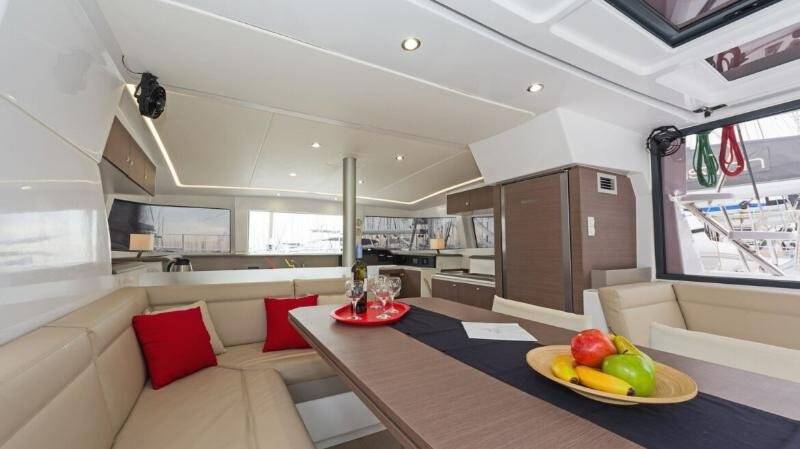 Katamaran Bali 4.1 Golden Waters