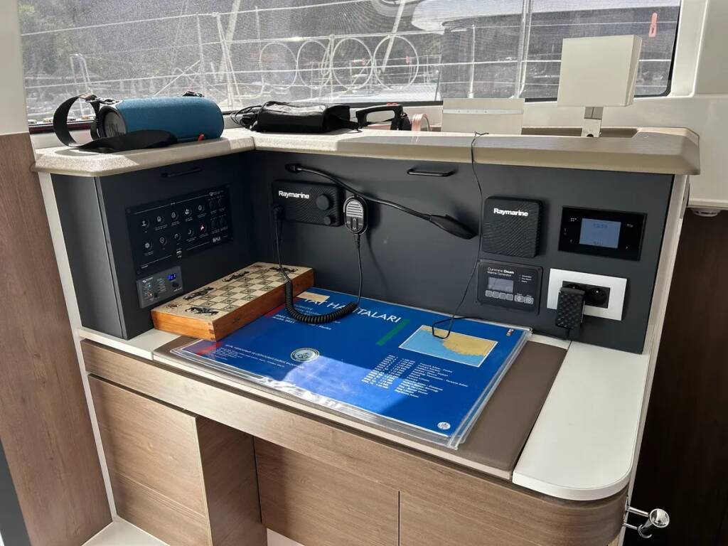 Catamaran Bali 4.2 OW Sah Mat