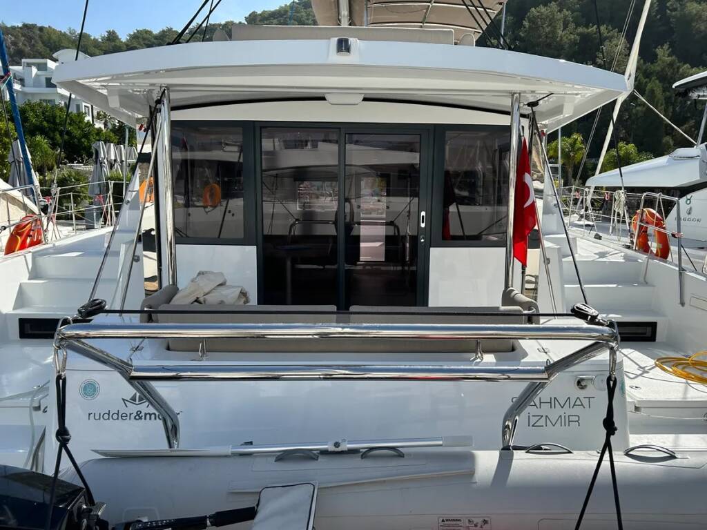 Catamaran Bali 4.2 OW Sah Mat