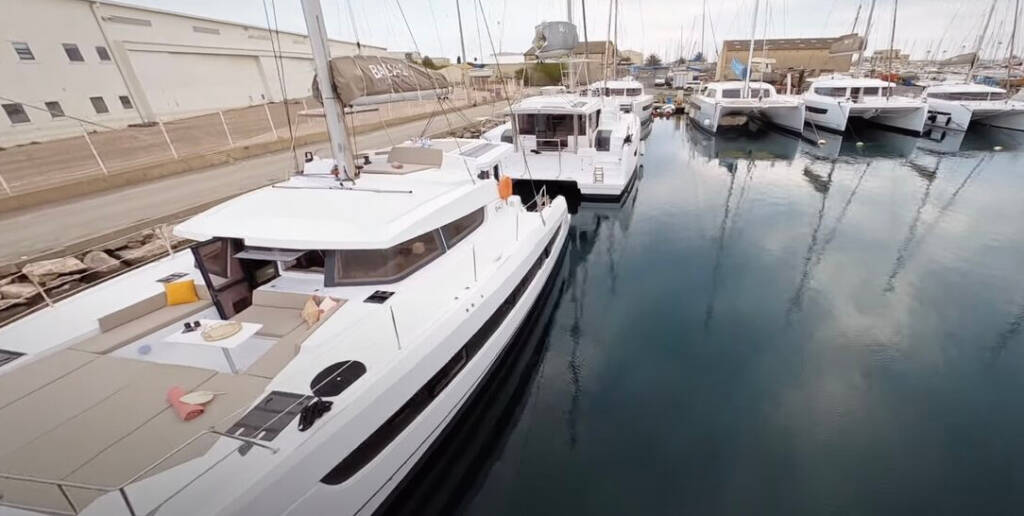 Catamaran Bali 4.2 Persona Grata