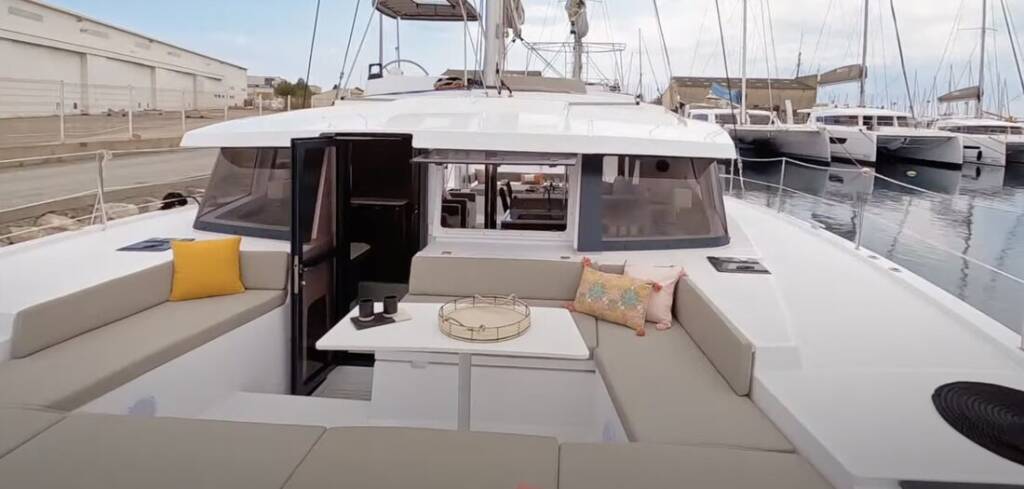 Catamaran Bali 4.2 Persona Grata