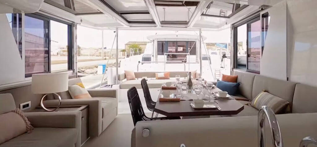 Catamaran Bali 4.2 Persona Grata