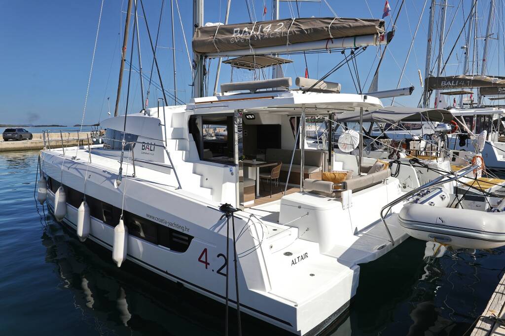 Katamaran Bali 4.2 Altair