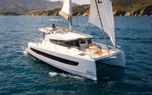 Bali 4.2 Lizzy Trogir, Yachtclub Seget (Marina Baotić)