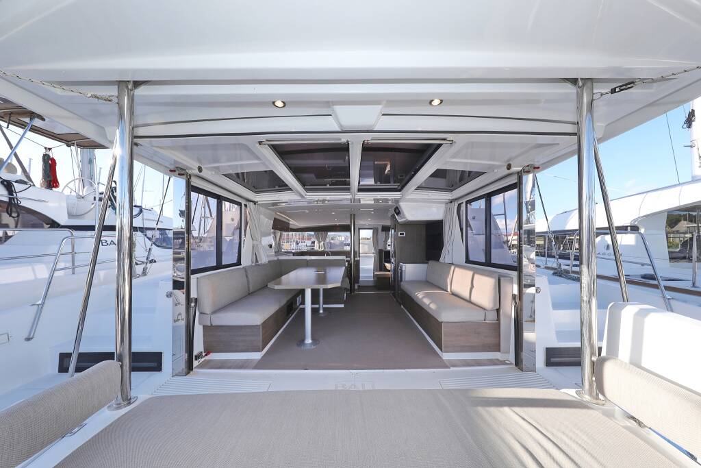 Catamaran Bali 4.2 Open Office