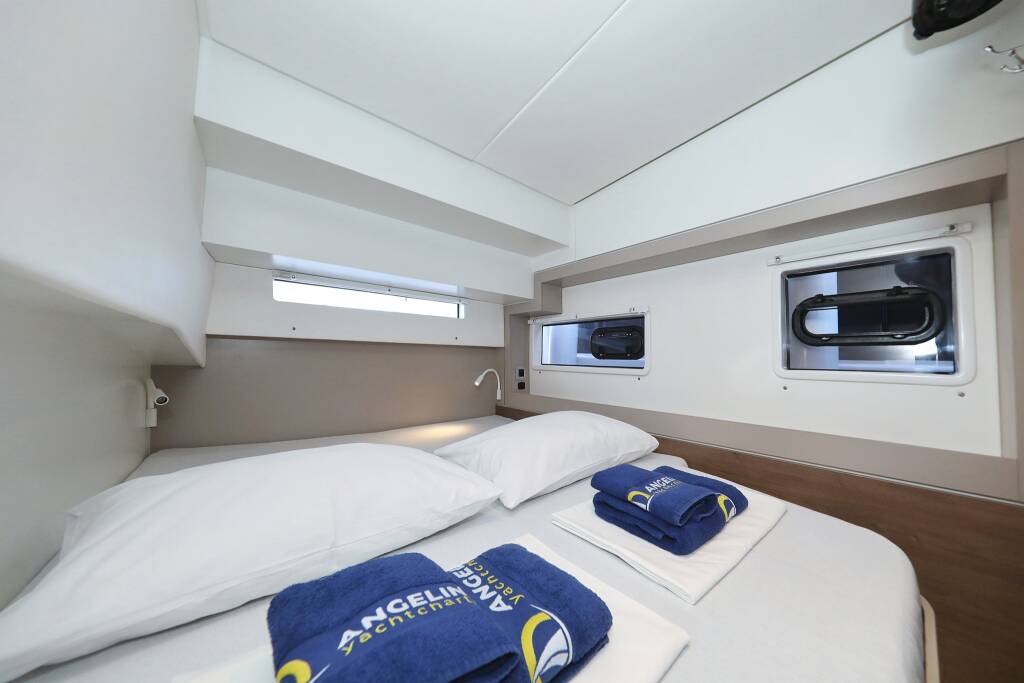 Catamaran Bali 4.2 Open Office