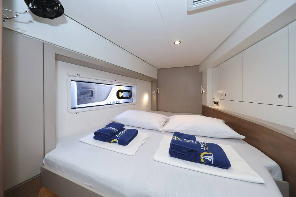 Catamaran Bali 4.2 Open Office