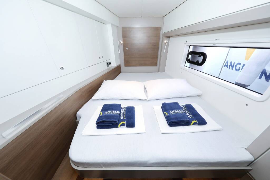Catamaran Bali 4.2 Open Office
