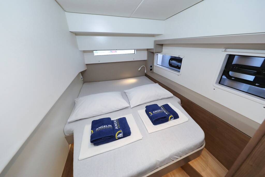 Catamaran Bali 4.2 Open Office