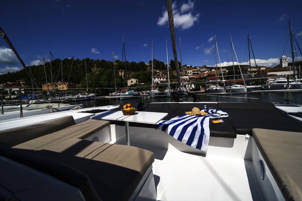 Katamaran Bali 4.2 First Spark