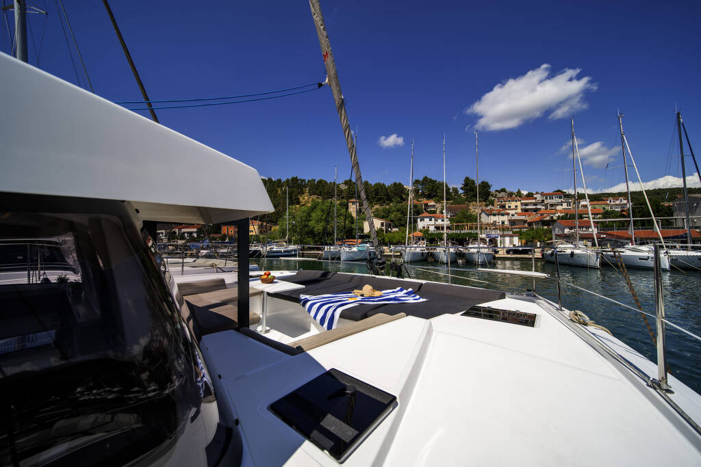 Katamaran Bali 4.2 First Spark