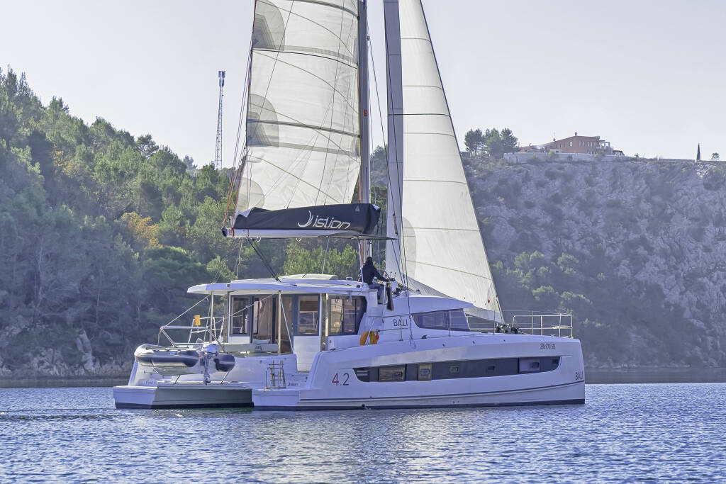 Catamaran Bali 4.2 First Spark