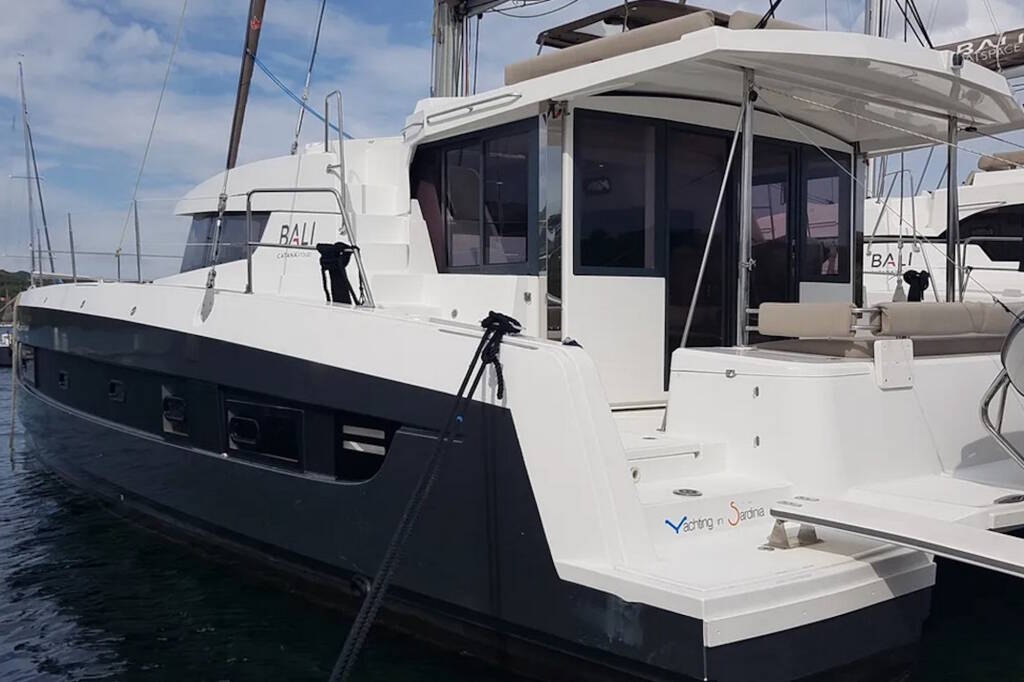Catamaran Bali 4.2 Ziphius