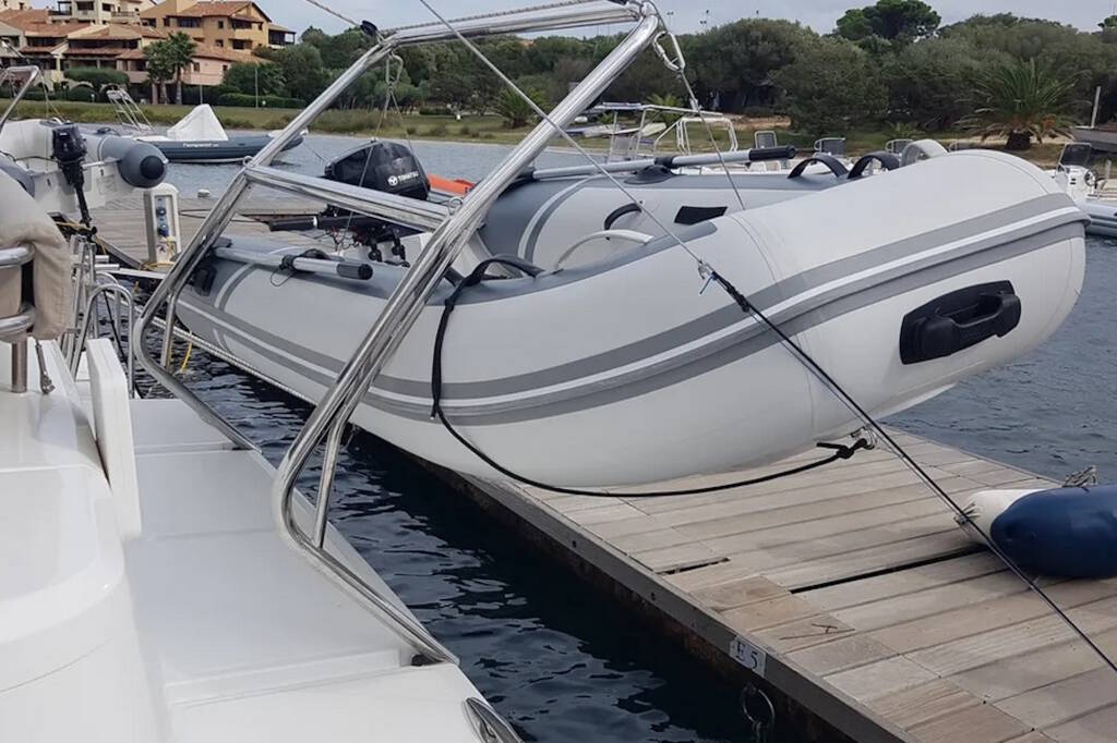 Catamaran Bali 4.2 Ziphius