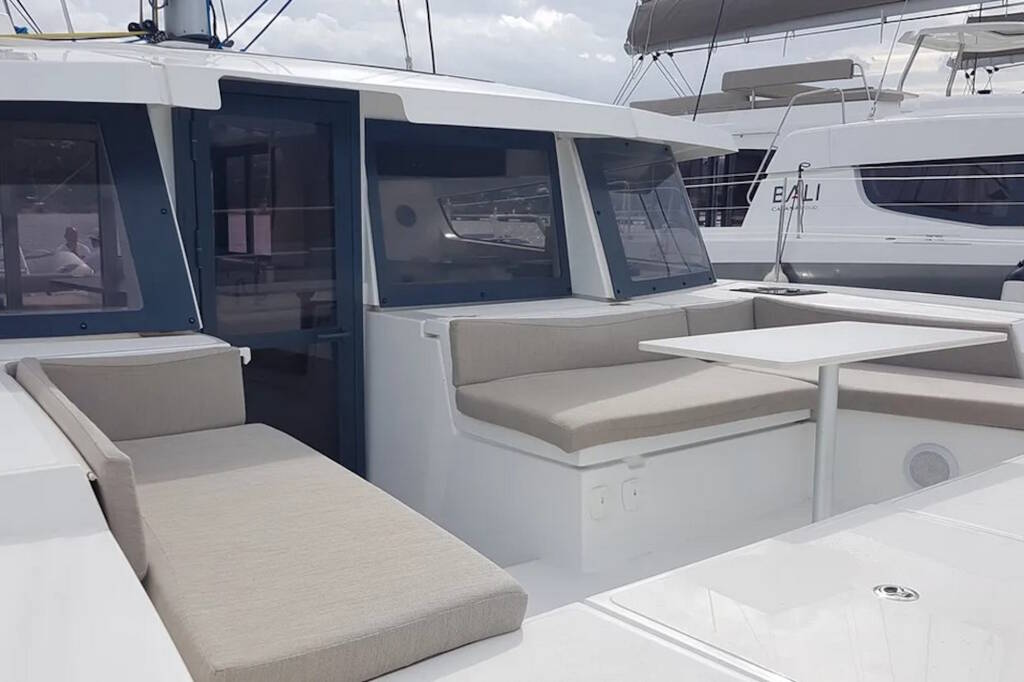 Catamaran Bali 4.2 Ziphius