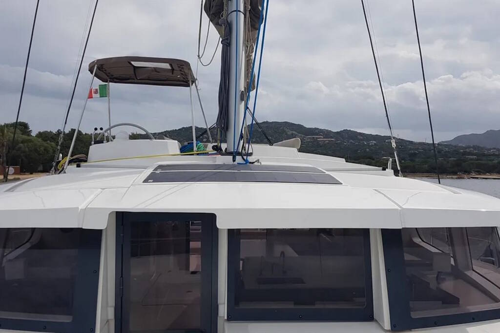Catamaran Bali 4.2 Ziphius