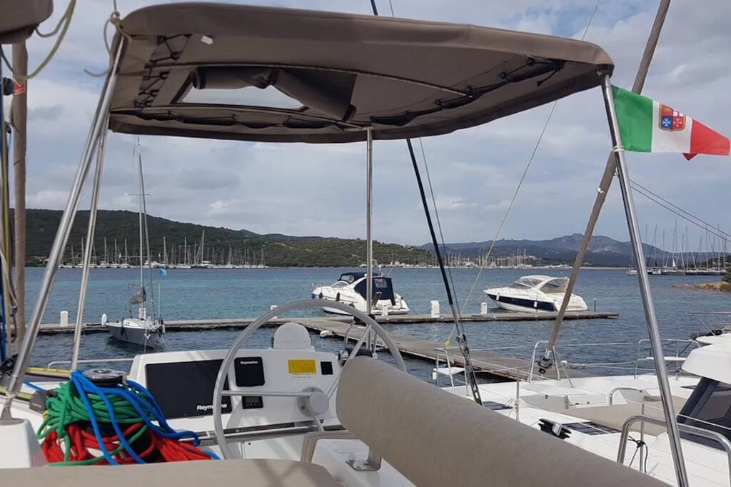 Catamaran Bali 4.2 Ziphius