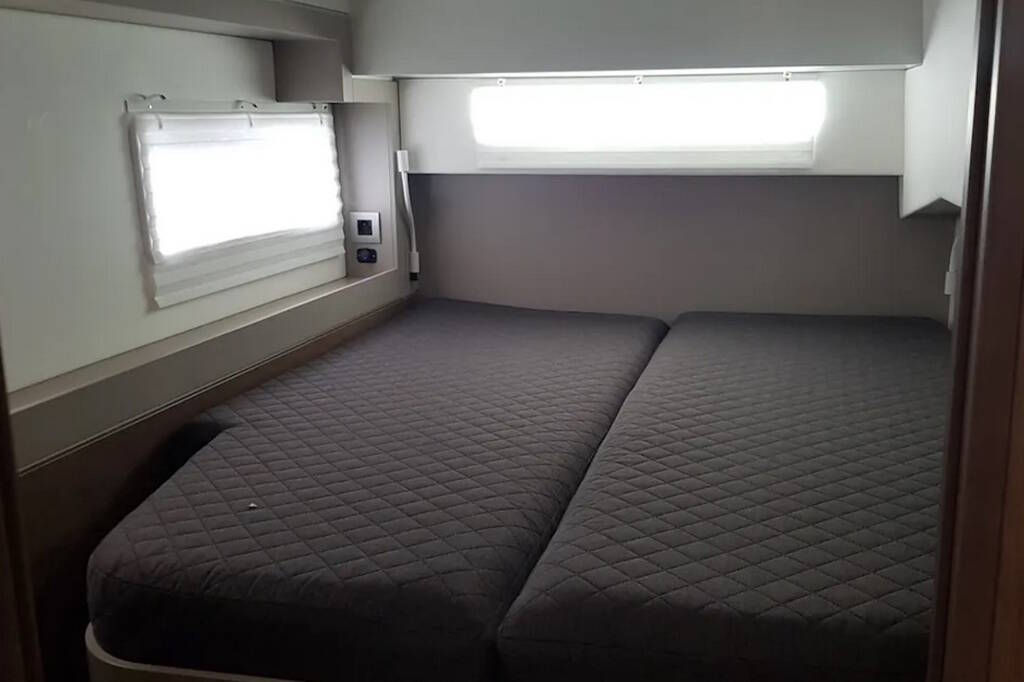 Catamaran Bali 4.2 Ziphius