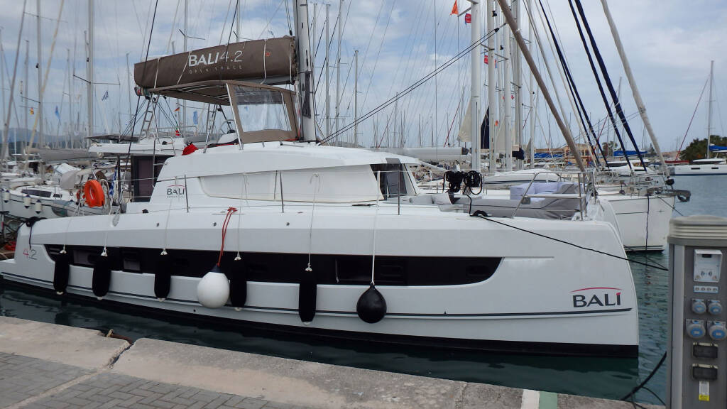 Catamaran Bali 4.2 Blue Navy