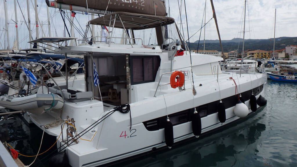 Catamaran Bali 4.2 Blue Navy