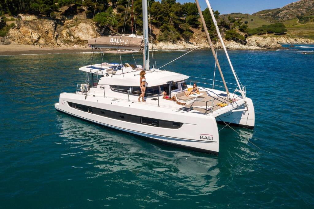 Catamaran Bali 4.2 Nedo
