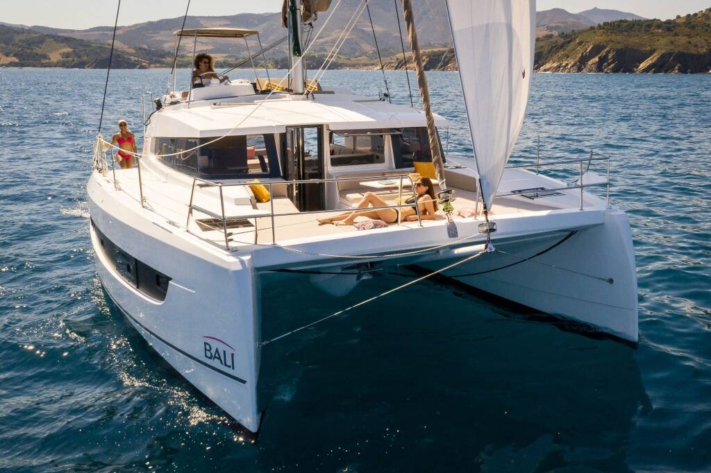 Catamaran Bali 4.2 Nedo