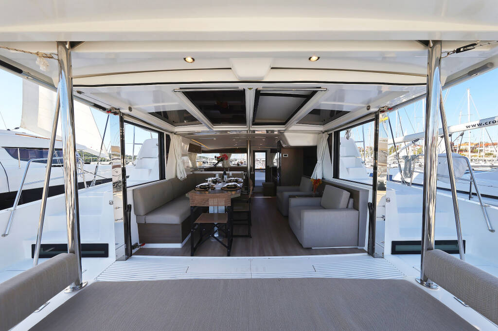 Katamaran Bali 4.2 Agma