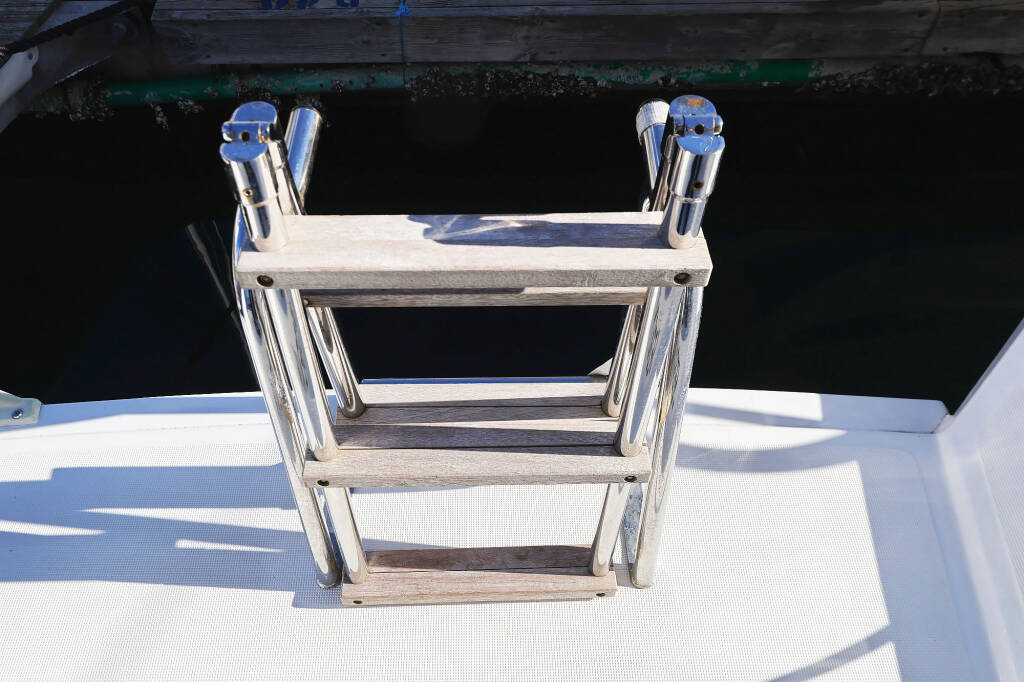 Katamaran Bali 4.2 Agma