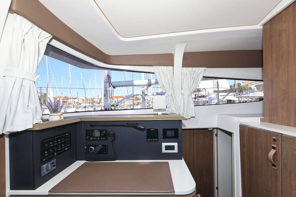 Katamaran Bali 4.2 Agma