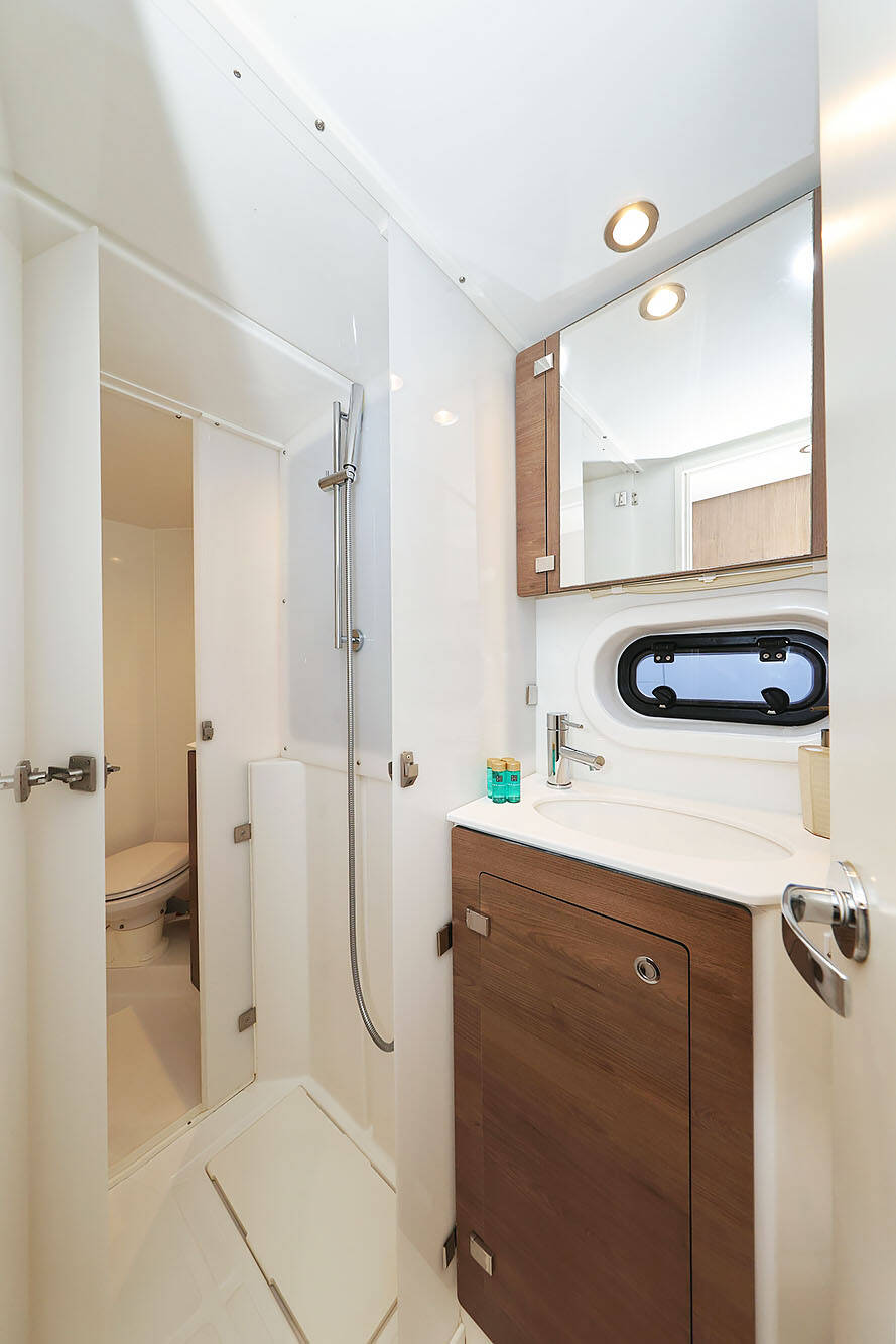 Katamaran Bali 4.2 Agma