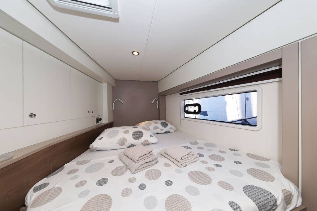 Katamaran Bali 4.2 Agma