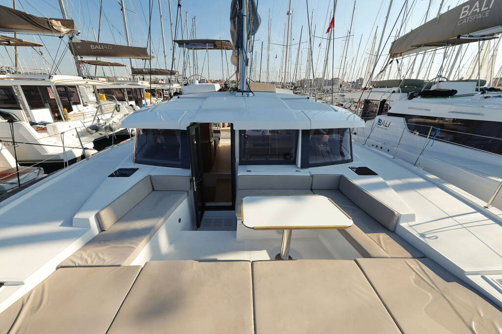 Catamaran Bali 4.2 Charmant