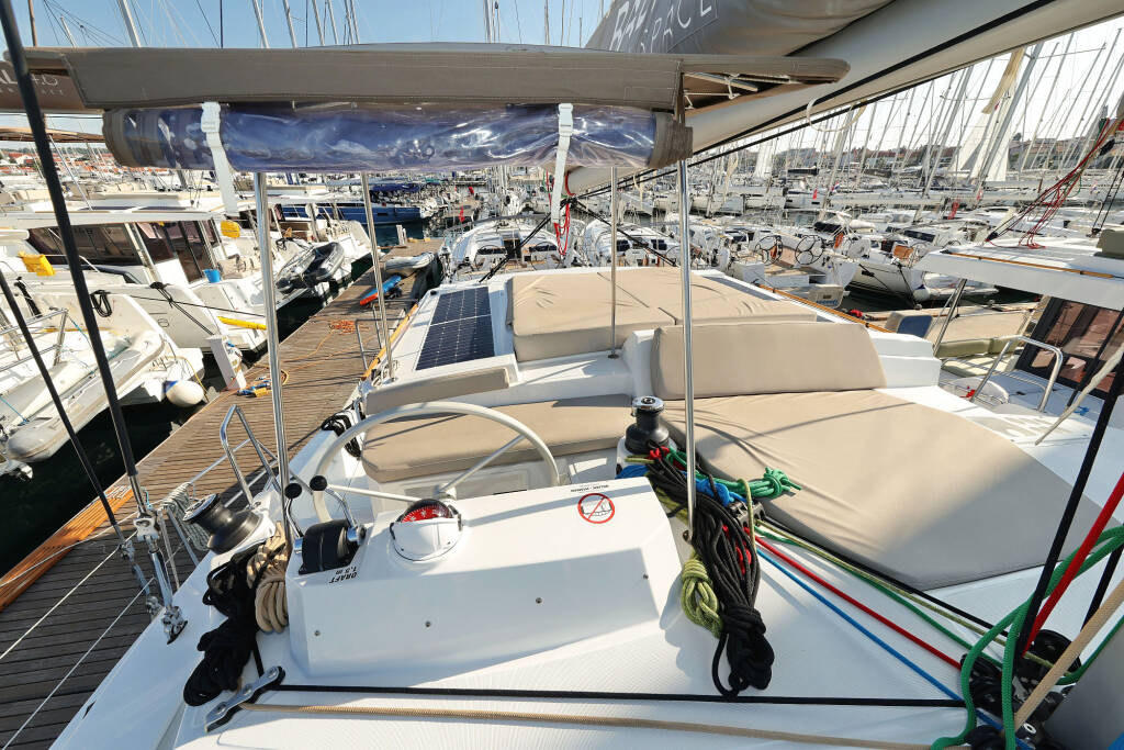 Catamaran Bali 4.2 Charmant
