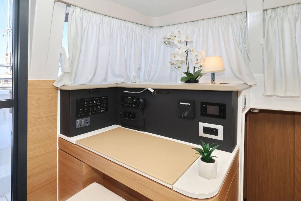Catamaran Bali 4.2 Charmant