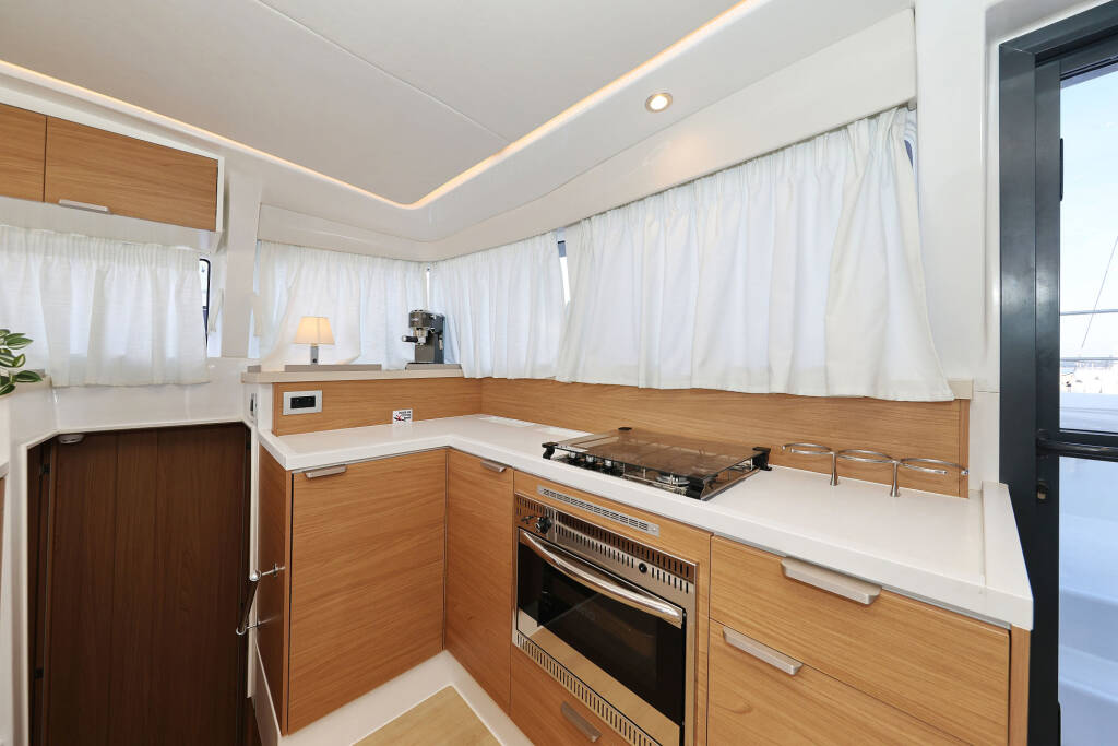 Catamaran Bali 4.2 Charmant