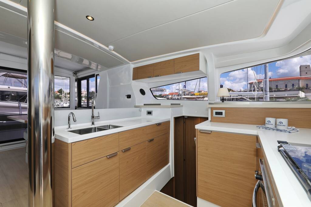 Catamaran Bali 4.2 Mademoiselle