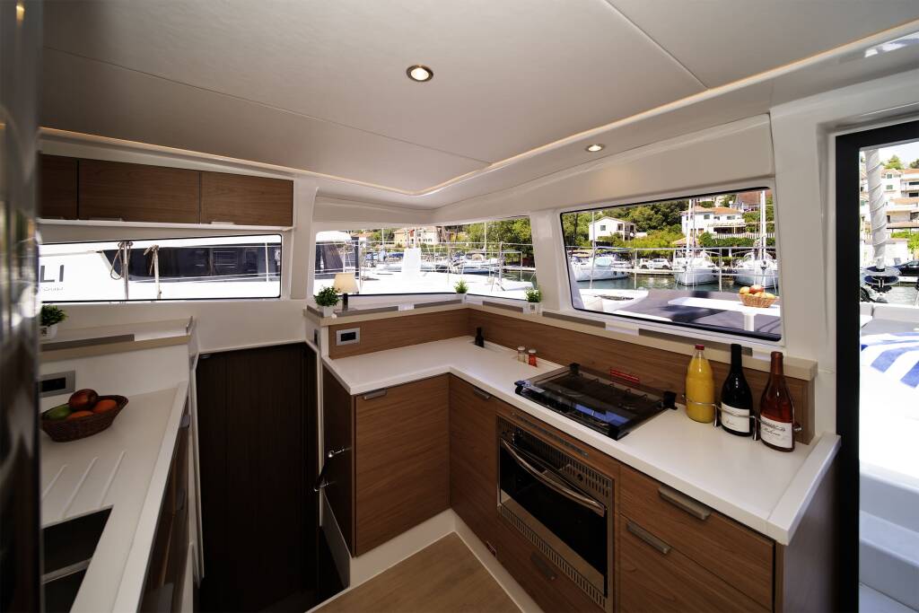 Katamaran Bali 4.2 First Feeling