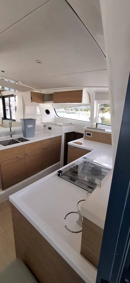 Catamaran Bali 4.2 White Pearl