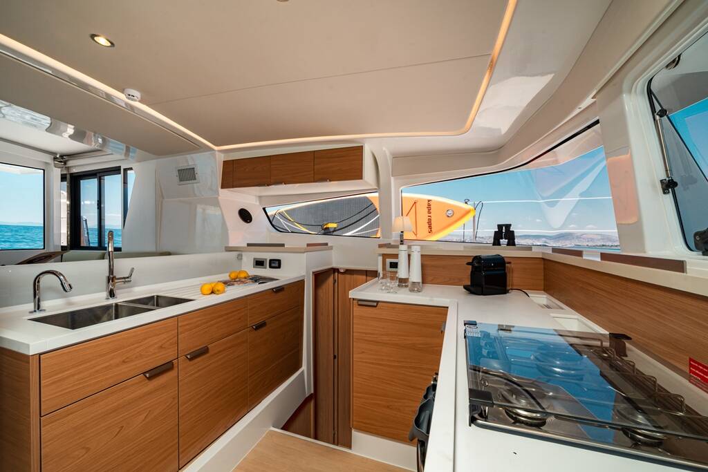 Catamaran Bali 4.2 Princess Evgenia