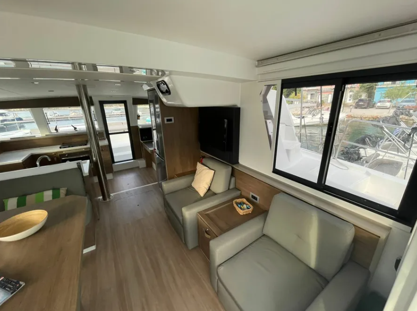 Katamaran Bali 4.2 Kebifor